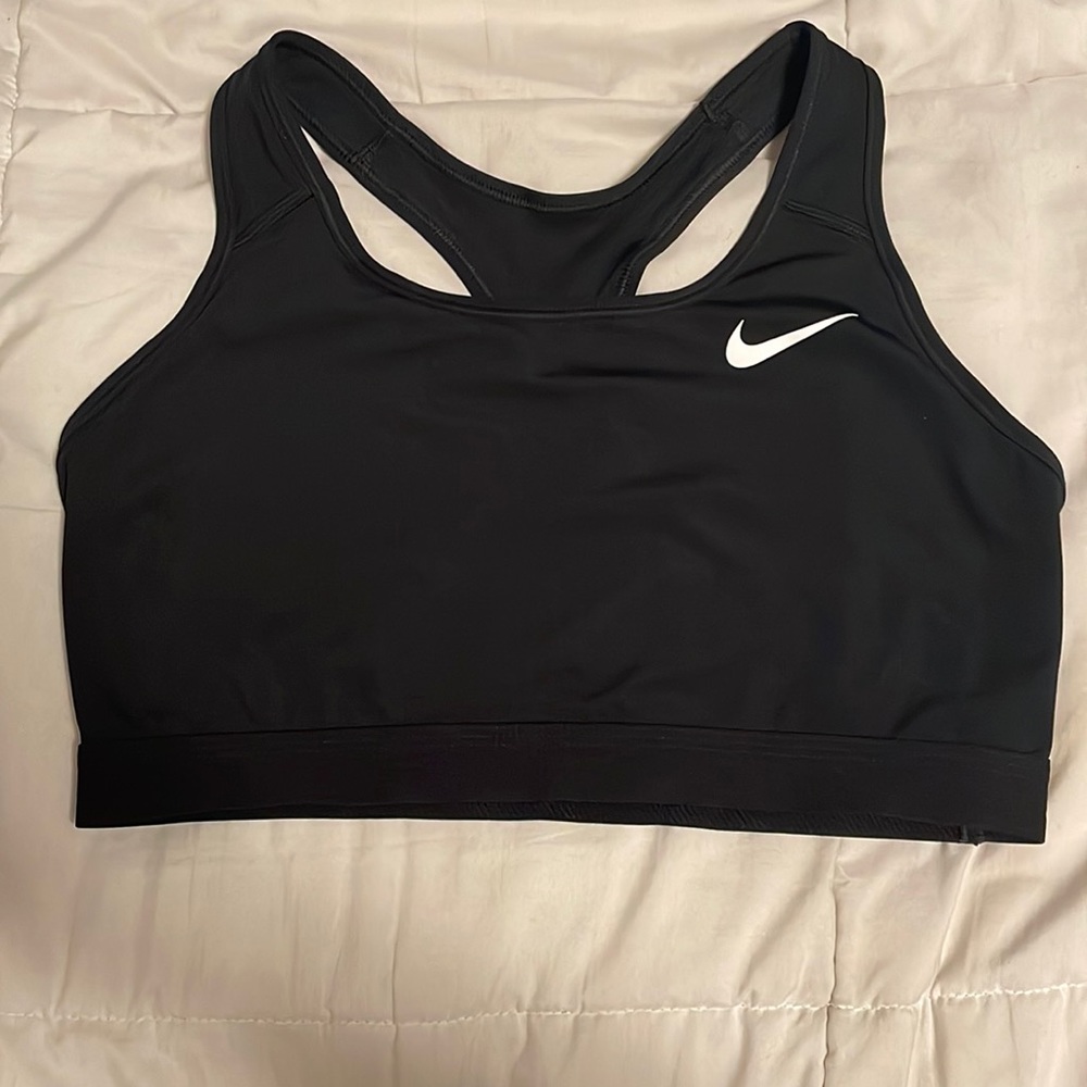 Black dri-fit Nike sports bra size XL